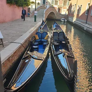 Guest house Central Lovely Typical Rialto, Venice